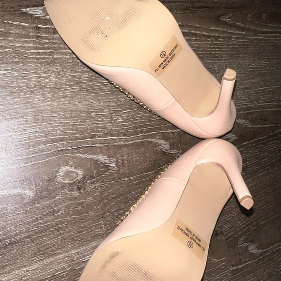 Tan classic/beautiful pumps - Picture 3 of 7